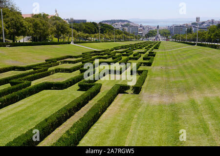 Portugal, Lisbonne. Sommaire des balades Parc Eduardo VII, le plus grand espace vert dans le centre-ville, de l'Alameda Cardeal Cerejeira. Dans le fond, la cit Banque D'Images