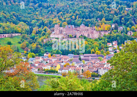Vue panoramique de la magnifique cité médiévale de la ville de Heidelberg. Allemagne Banque D'Images