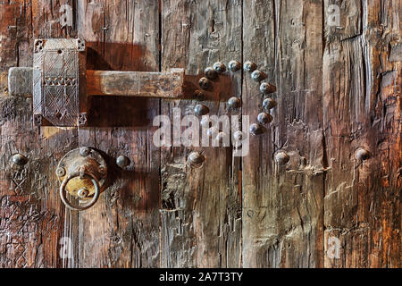 Vieille porte en bois, marocain détail. Banque D'Images