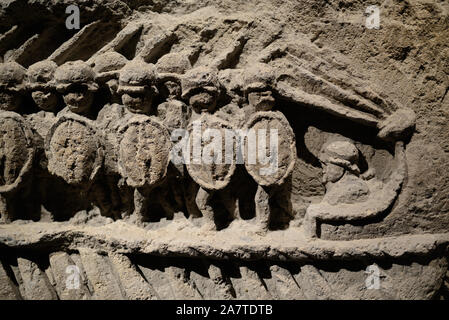 Soulagement de romain en marbre ou de navires cuirassés Romain & soldats romains 200-30 BC (Pompéi Italie) Banque D'Images