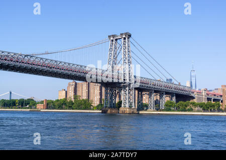 Une vue sur le pont de Williamsburg, à New York. Banque D'Images