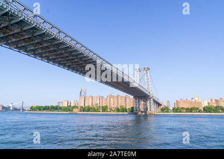 Une vue sur le pont de Williamsburg, à New York. Banque D'Images
