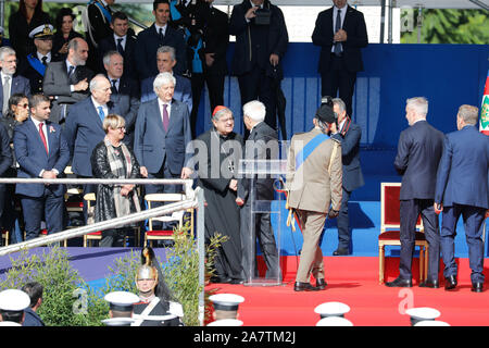 4 novembre 2019, Naples, Campanie, Italie : 04/11/2019 Napoli, festa delle Forze Armate dans via ricciolo a Napoli con la presenza del Presidente della Repubblica Sergio Mattarella.EN FOTO IL PRESIDENTE DELLA REPUBBLICA SERGIO MATTARELLA (crédit Image : © Fabio Sasso/Zuma sur le fil) Banque D'Images