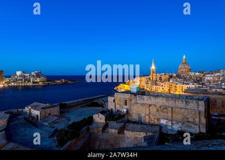 La Valette, souvent incorrectement La Valletta, est la capitale de l'île de Malte de l'état située sur la côte est entre les baies de Grand Harbour dans le Banque D'Images