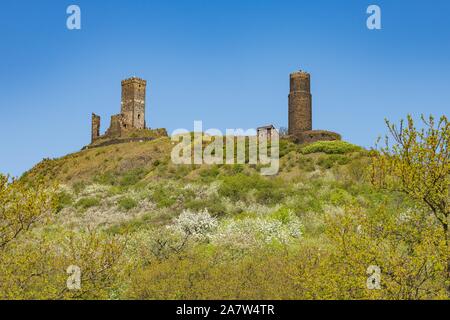 Hazmburk est un remarquable ruine d'un château fort gothique près de Klapy village. Les ruines sont protégées en tant que monument culturel de la République tchèque Banque D'Images