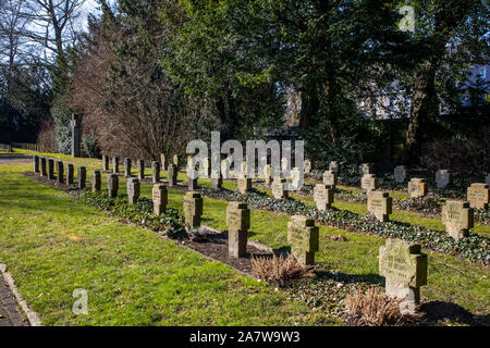 Dans Essen-Karnap cimetière militaire, tombes de soldats tués au combat pendant la Seconde Guerre mondiale, Banque D'Images