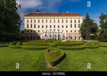 Château de l'archevêque et Château jardin dans la ville de Kromeriz Banque D'Images