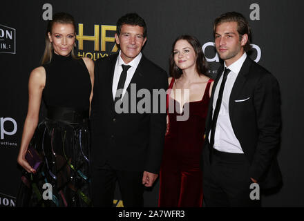 Los Angeles, Californie - Nov 03, 2019 : Nicole Kimpel ; Antonio Banderas ; Stella Banderas et Eli Meye assister à la 23e Hollywood Film Awards un Banque D'Images