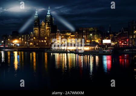 Vue de la nuit de canaux d'Amsterdam Banque D'Images