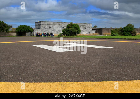 Atterrissage d'hélicoptère, Spike Island Prison & Museum, Cobh, dans le comté de Cork, Irlande Banque D'Images