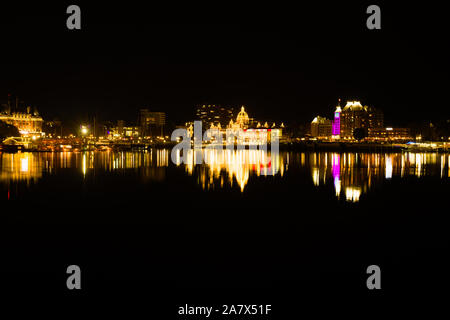 Lumières de la ville du port à Victoria, Colombie-Britannique, Canada Banque D'Images