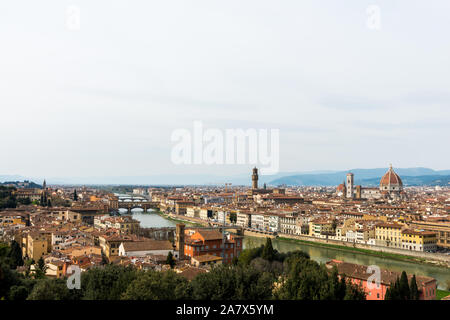Photo panoramique de la vue étonnante de la Piazza Michelangelo belle ville de Florence, Italie Banque D'Images