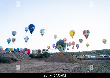 Maria de la Salud, Baleares / Espagne - Octobre 26, 2019 Description : les avis de vol, championnat d'événement. Ciel du matin. Banque D'Images