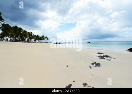 La belle plage de Mitsamiouli aux Comores. Banque D'Images