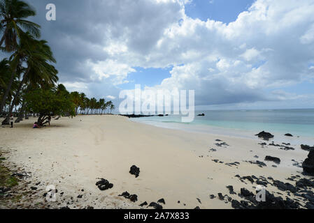 La belle plage de Mitsamiouli aux Comores. Banque D'Images