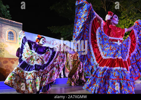 Groupe folklorique mexicain traditionnel danse danses mexicaines, Merida, Mexique Banque D'Images