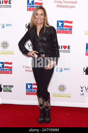 NEW YORK, NEW YORK - 04 novembre : Sheryl Crow assiste à la 13e édition de Stand Up for Heroes au Théâtre Hulu au Madison Square Garden le 04 novembre 2019, dans la ville de New York. Photo : Jeremy Smith/imageSPACE/MediaPunch MediaPunch Crédit : Inc/Alamy Live News Banque D'Images