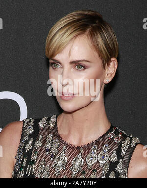 Los Angeles, Californie - Nov 03, 2019 : Charlize Theron assiste à la 23e Hollywood Film Awards au Beverly Hilton Hotel Banque D'Images