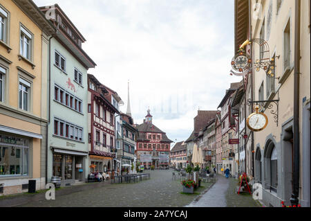 Bâtiments historiques préservés au Burgtheater, une place de la ville dans la vieille petite ville de Stein am Rhein, Suisse Banque D'Images