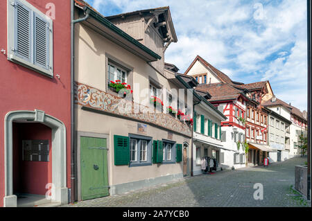 Bâtiments historiques préservés au Burgtheater, une place de la ville dans la vieille petite ville de Stein am Rhein, Suisse Banque D'Images