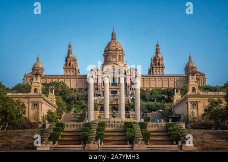 Carte postale de Barcelone. Cityscape de Montjuïc, MNAC et Font Màgica dans la capitale catalane. Banque D'Images