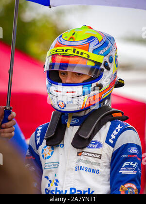 Zane Maloney dans le paddock avant la première course de la journée. La F4. Dernière course week-end de la saison. Brands Hatch, 12 Octobre 2019 Banque D'Images