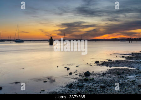 Hamworthy Poole Dorset Angleterre magnifique coucher de soleil sur le port de Poole vu de Star Pier, Hamworthy Banque D'Images