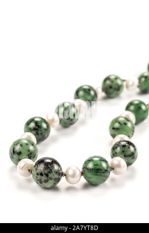 Collier de perles et zoisite vert Banque D'Images