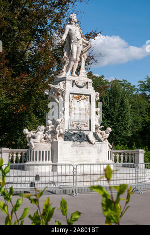 Monument de Mozart à la Hofburg et Burggarten park à Vienne, Autriche Banque D'Images