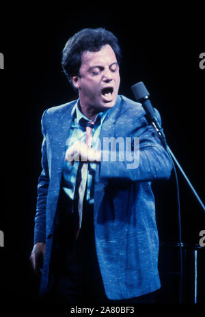 Billy Joel effectuant à Wembley Arena 8 Juin 1984 Banque D'Images