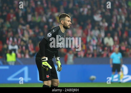 PRAGUE, RÉPUBLIQUE TCHÈQUE - le 23 octobre 2019 : gardien Ondrej Kolar de Slavia Praha en action lors de la Ligue des Champions match contre Barcelone à Eden Arena à Prague. Kolar manqué deux. Slavia perdu 1-2 Banque D'Images