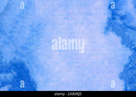 Résumé La main peinte sur papier aquarelle bleu texture. Bleu haute résolution de l'affiche. Pour le design, web, décoration, surfaces. Banque D'Images