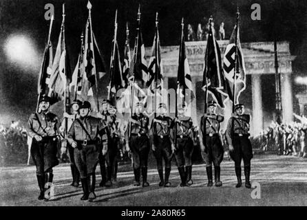 Défilé de la SA, Porte de Brandebourg, Berlin, 1933 Banque D'Images