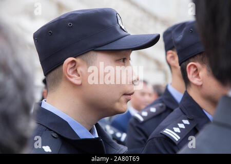 Roma, Italie. 05Th Nov, 2019. Agent de police chinois cérémonie sur la Piazza del Campidoglio à Rome des patrouilles conjointes entre la police italienne et des officiers de police chinois (photo de Matteo Nardone/Pacific Press) Credit : Pacific Press Agency/Alamy Live News Banque D'Images