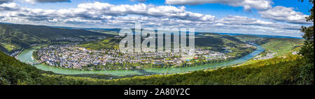 Coude de la Moselle autour de parties de Bernkastel-Kues, Allemagne, Panorama vue du dessus, district de Bernkastel-Wittlich Banque D'Images