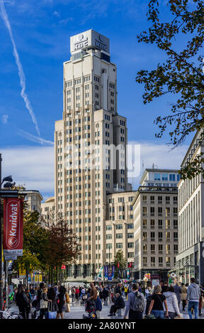 KBC Bank Tower (Boerentoren ou Farmer's Tower), Anvers, Belgique. Banque D'Images