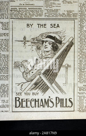 Journal de réplique au début de la PREMIÈRE GUERRE MONDIALE : Annonce dans le Daily News & journal Reader le 5 août 1914 pour Beechams comprimés. Banque D'Images