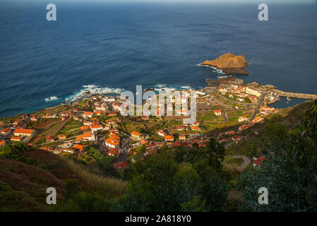 Madère, Portugal. 27 novembre 2019. vue sur Porto Moniz dans l'île de Madère, au Portugal. Banque D'Images