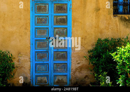 Dans les vieilles portes marocain jardin andalou Rabat. Maroc Banque D'Images