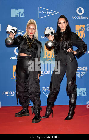 Loredana Zefi et Juju participant à la MTV EMAs 2019 au Centre des congrès et des Expositions Fibes le 3 novembre 2019 à Séville, Espagne. Banque D'Images