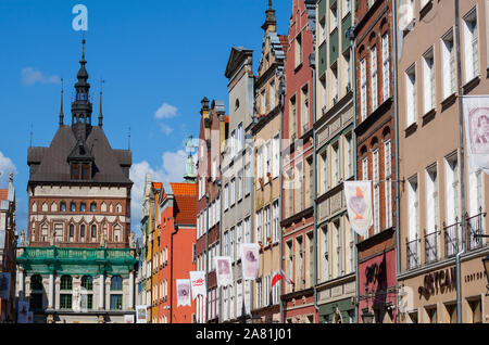 Ancien immeuble historique abrite au Long Street s'est retrouvé avec le Golden Gate et la prison, la Tour de la vieille ville de Gdansk, Pologne Banque D'Images