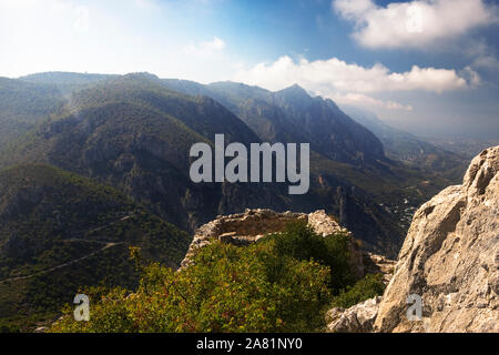 Vue de l'ouest de Kyrenia Hills Prince John, Saint Hilarion Castle, Chypre du Nord Banque D'Images