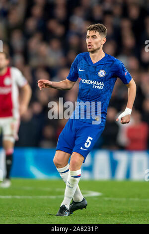 Londres, Royaume-Uni. 05Th Nov, 2019. Jorginho de Chelsea au cours de la phase de groupes de la Ligue des Champions entre Chelsea et Ajax à Stamford Bridge, Londres, Angleterre. Photo par Salvio Calabrese. Usage éditorial uniquement, licence requise pour un usage commercial. Aucune utilisation de pari, de jeux ou d'un seul club/ligue/dvd publications. Credit : UK Sports Photos Ltd/Alamy Live News Banque D'Images