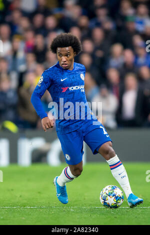 Londres, Royaume-Uni. 05Th Nov, 2019. Willian de Chelsea au cours de la phase de groupes de la Ligue des Champions entre Chelsea et Ajax à Stamford Bridge, Londres, Angleterre. Photo par Salvio Calabrese. Usage éditorial uniquement, licence requise pour un usage commercial. Aucune utilisation de pari, de jeux ou d'un seul club/ligue/dvd publications. Credit : UK Sports Photos Ltd/Alamy Live News Banque D'Images