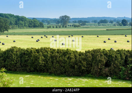 Château de Berkeley, dans le comté de Gloucestershire, Angleterre. Construit pour défendre l'estuaire de la Severn et la frontière galloise et réputé site de l'assassinat d'Édouard II Banque D'Images