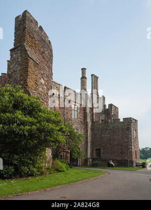 Château de Berkeley, dans le comté de Gloucestershire, Angleterre. Construit pour défendre l'estuaire de la Severn et la frontière galloise et réputé site de l'assassinat d'Édouard II Banque D'Images