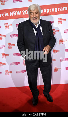 Cologne, Allemagne. 05Th Nov, 2019. L'acteur Mario Adorf vient à un événement pour la présentation de la remise des Prix du Programme cinéma 2019. Credit : Henning Kaiser/dpa/Alamy Live News Banque D'Images