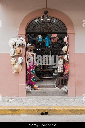 Boutique de souvenirs dans le centre historique de la vieille ville de Panama city Banque D'Images