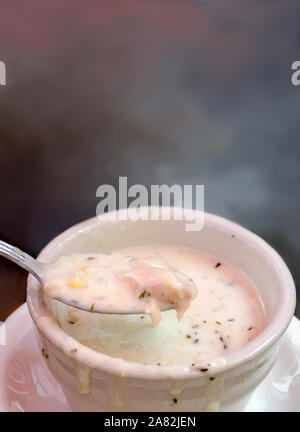 Clam Chowder dans une tasse Banque D'Images