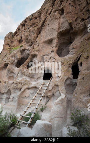 CANYON FRIJOLES BANDELIER NATIONAL MONUMENT Los Alamos, NOUVEAU MEXIQUE Banque D'Images